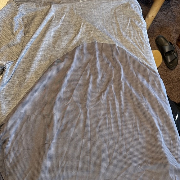 Nike Running Men's Heather Gray Short Sleeve Tee - Picture 6 of 9